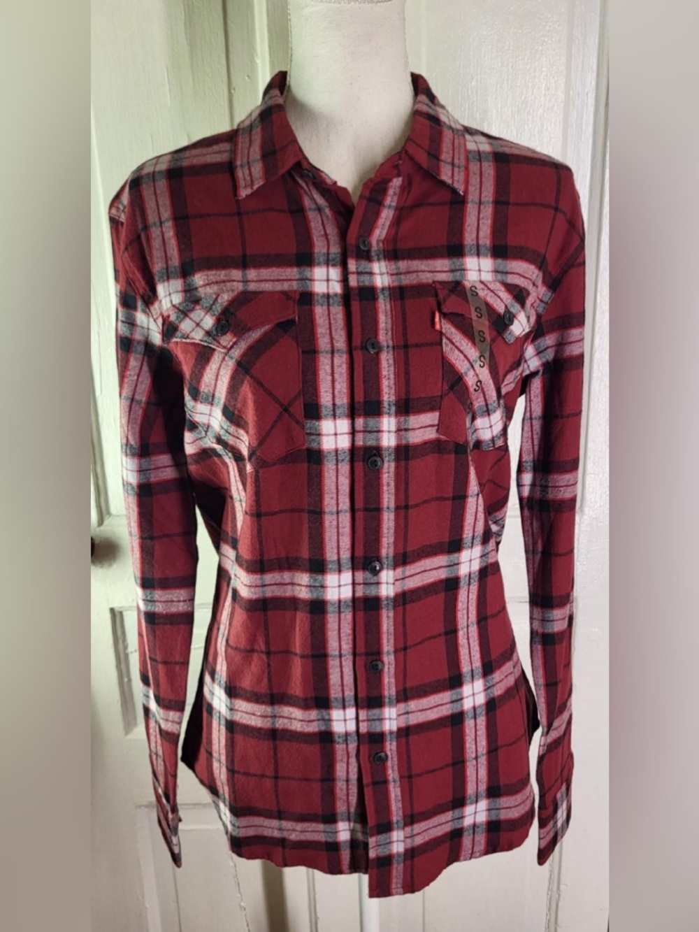 Levi's Merlot Plaid Flannel Workwear Boyfriend Shirt - Relaxed Fit Classic